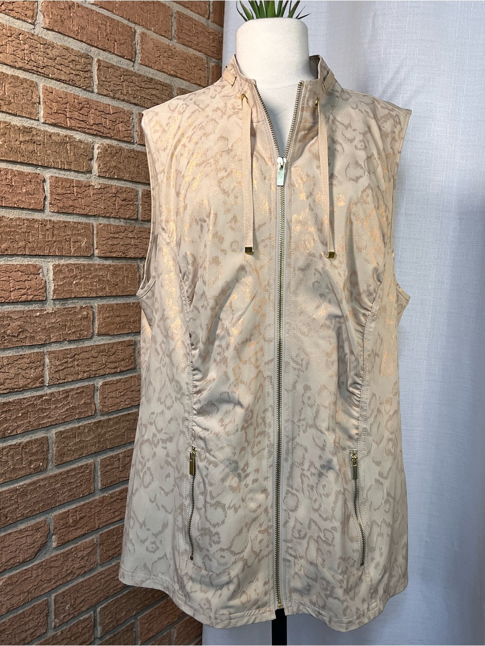 Zenergy by Chico’s Leopard Print Zip Vest Size 3 / ladies US 16 Gold Shimmer - Picture 2 of 10